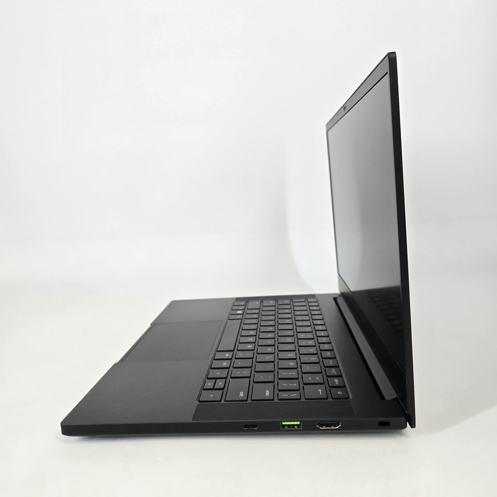 Razer Blade 14 2021 Black 3.3 GHz AMD Ryzen 9 5900HX 16GB RAM 1TB Solid State Drive NVIDIA GeForce RTX 3080 8 GB