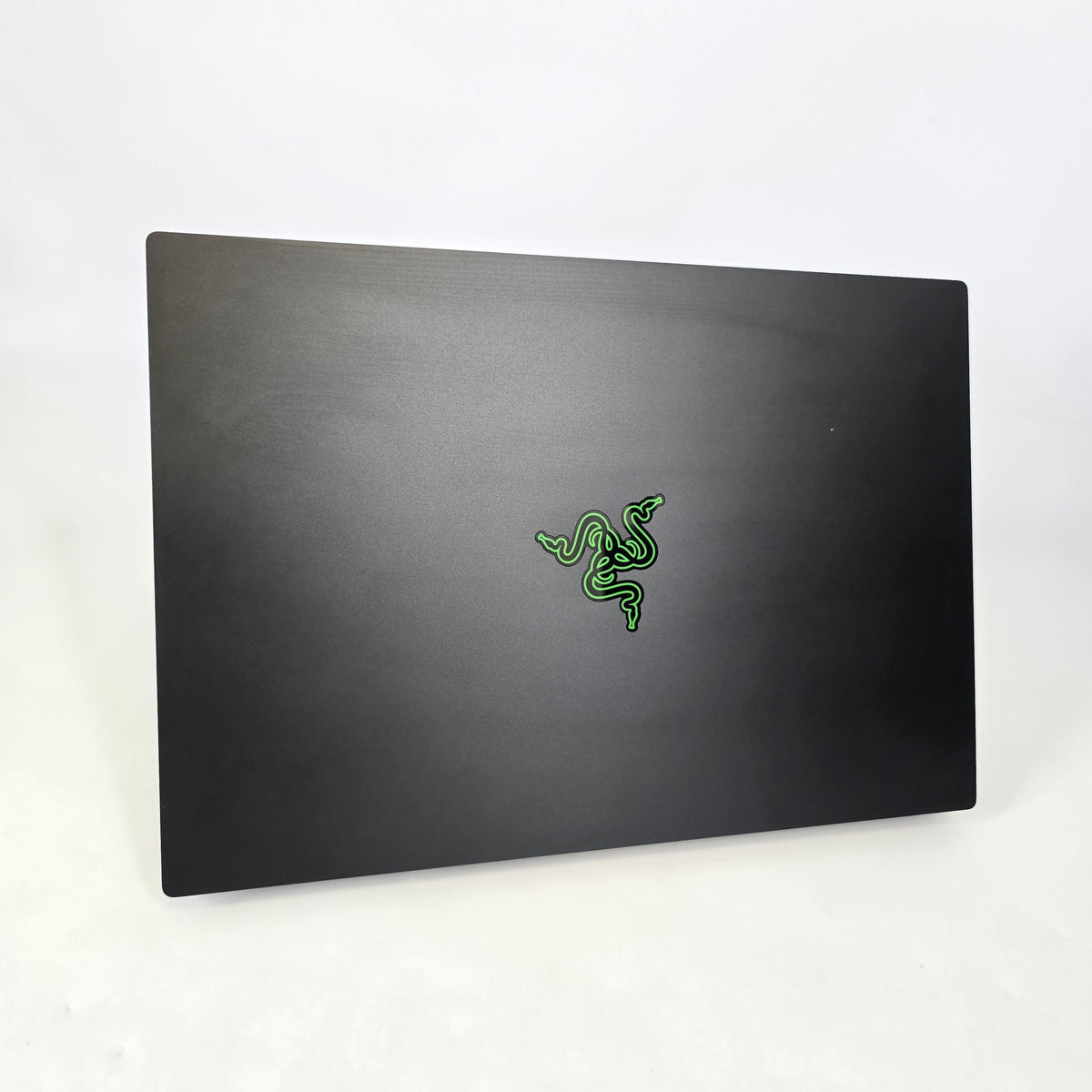 Razer Blade 14 2021 Black 3.3 GHz AMD Ryzen 9 5900HX 16GB RAM 1TB Solid State Drive NVIDIA GeForce RTX 3080 8 GB