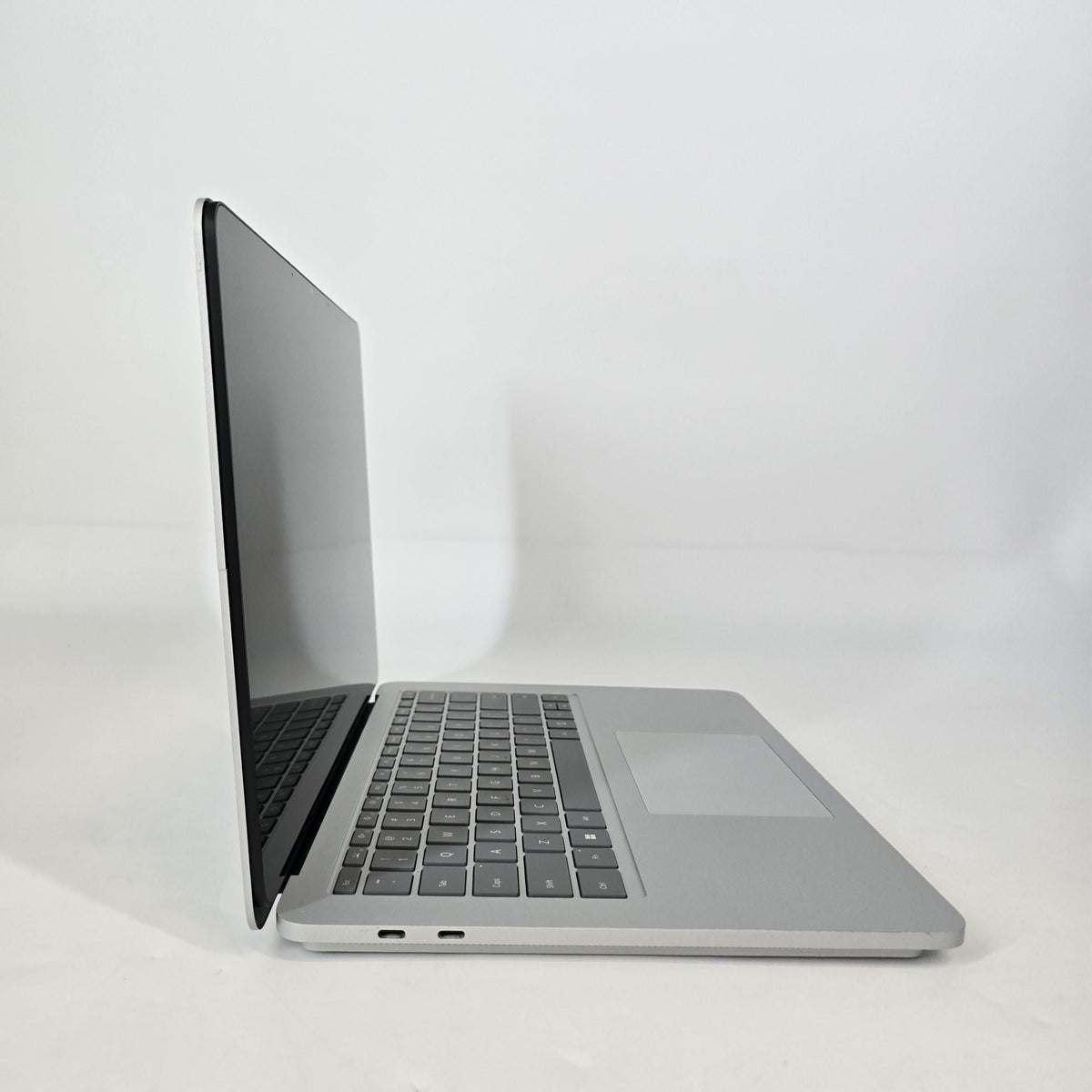 Microsoft Surface Laptop Studio 14.4 Silver 3.3 GHz Intel Core i7 11th Gen. 16GB RAM 512GB Solid State Drive NVIDIA GeForce RTX 3050 Ti 4 GB