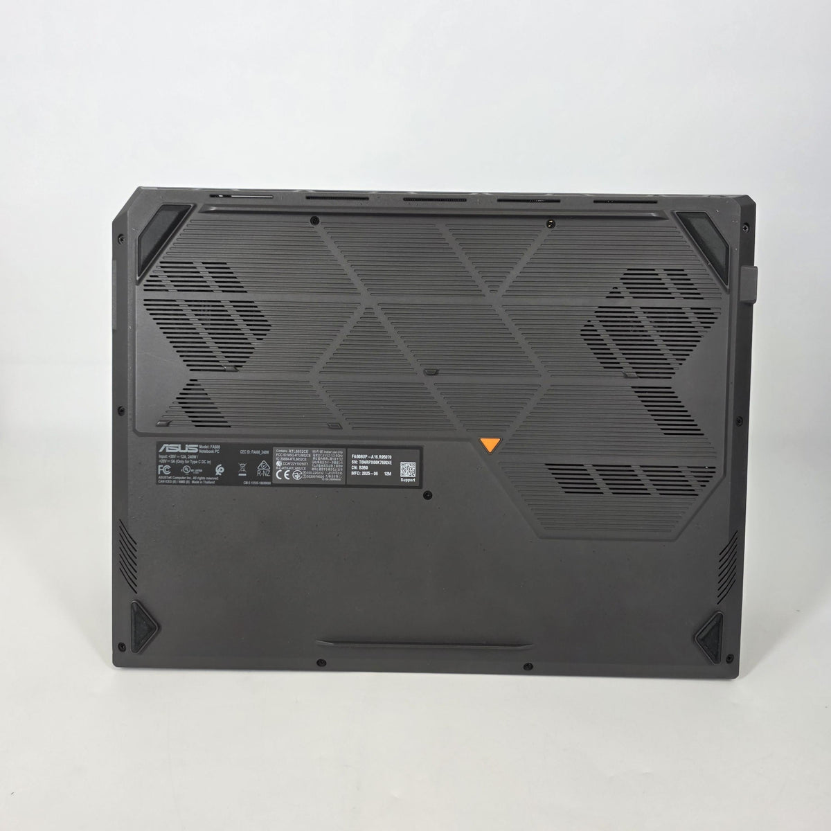 Asus TUF A16 16 Jaeger Gray 4.0 GHz AMD Ryzen 9 270 32GB RAM 1TB Solid State Drive NVIDIA GeForce RTX 5070 8 GB