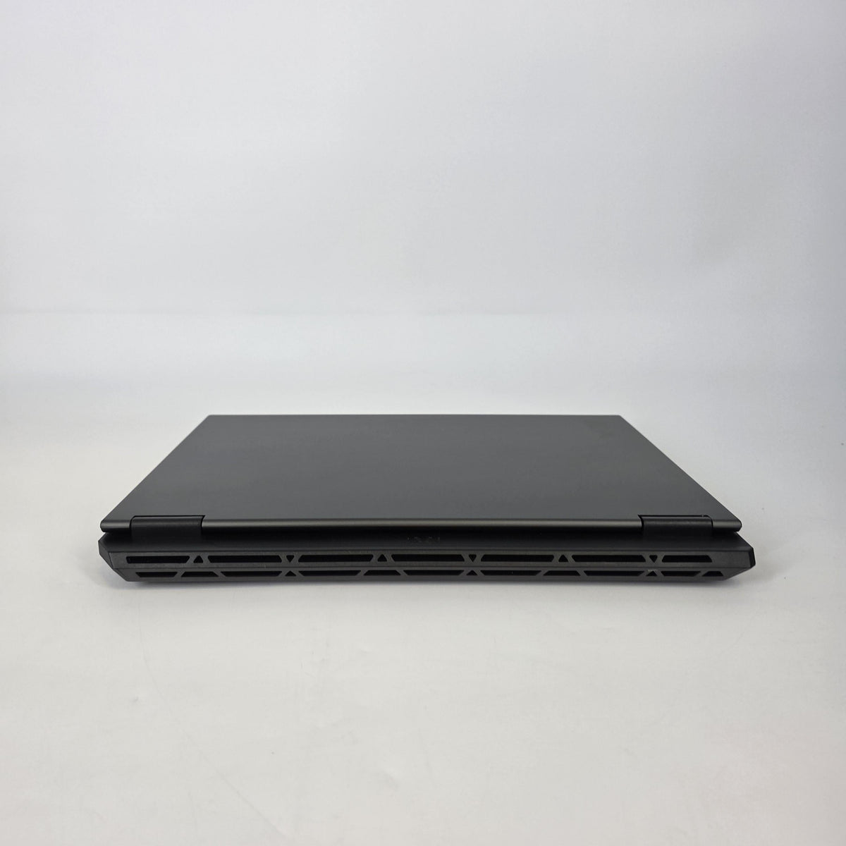 Asus TUF A16 16 Jaeger Gray 4.0 GHz AMD Ryzen 9 270 32GB RAM 1TB Solid State Drive NVIDIA GeForce RTX 5070 8 GB