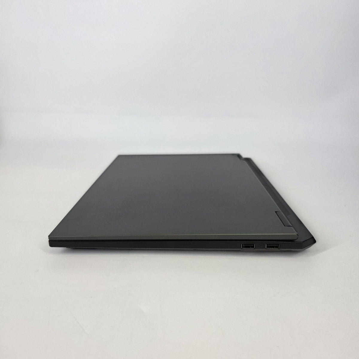 Asus TUF A16 16 Jaeger Gray 4.0 GHz AMD Ryzen 9 270 32GB RAM 1TB Solid State Drive NVIDIA GeForce RTX 5070 8 GB