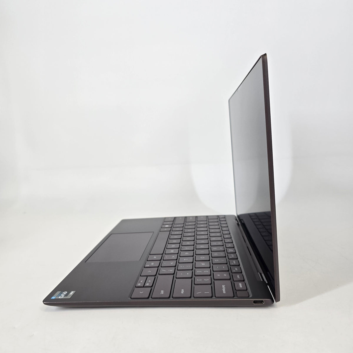 XPS 13 9315 Burgundy 1.1 GHz Intel Core i7 12th Gen. 32GB RAM 1TB Solid State Drive