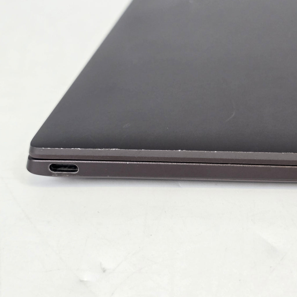 XPS 13 9315 Burgundy 1.1 GHz Intel Core i7 12th Gen. 32GB RAM 1TB Solid State Drive