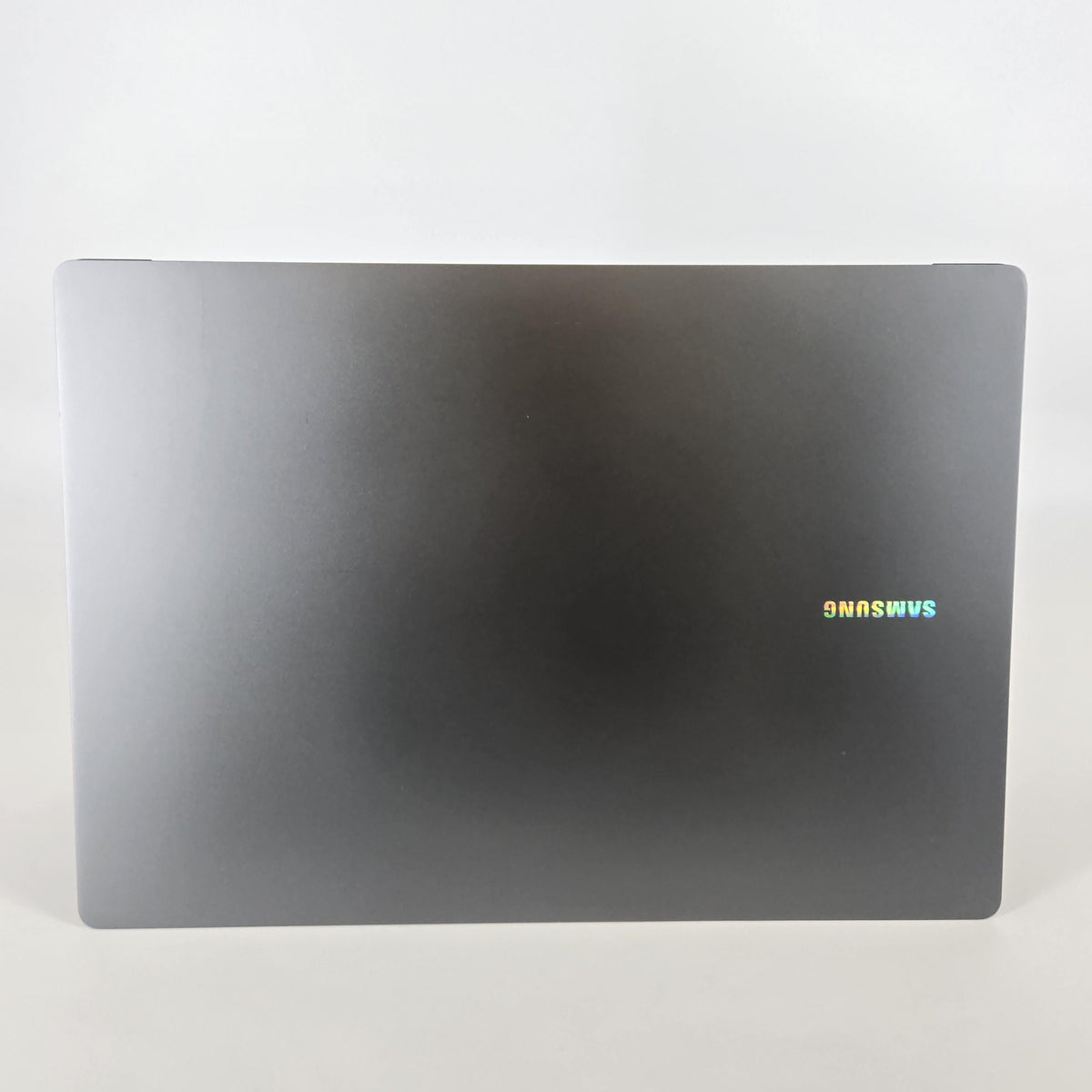 Galaxy Book5 Pro 16 Gray 2.2 GHz Intel Core Ultra 7 Series 2 16GB RAM 1TB Solid State Drive