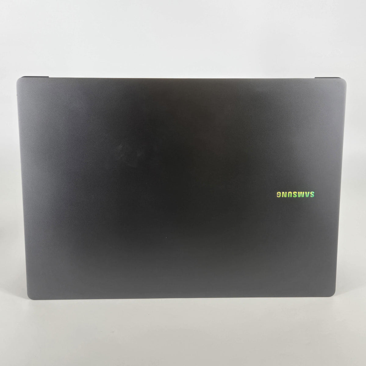 Samsung Galaxy Book5 Pro 16 Gray 2.2 GHz Intel Core Ultra 7 Series 2 16GB RAM 1TB Solid State Drive