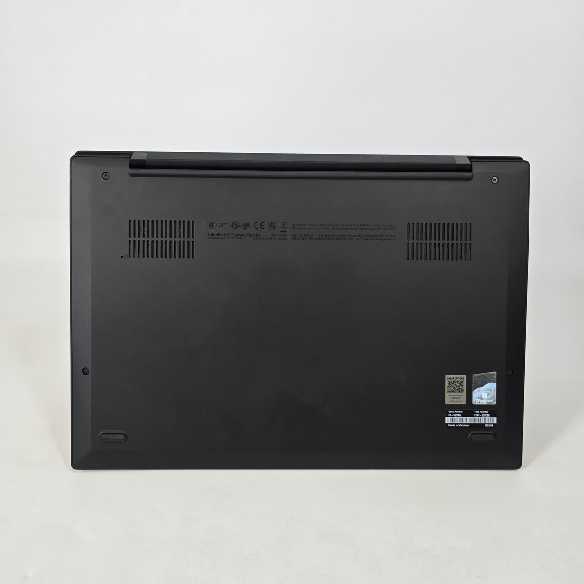 Lenovo ThinkPad X1 Carbon Gen 13 14 Black 2.2 GHz Intel Core Ultra 7 Series 2 32GB RAM 1TB Solid State Drive