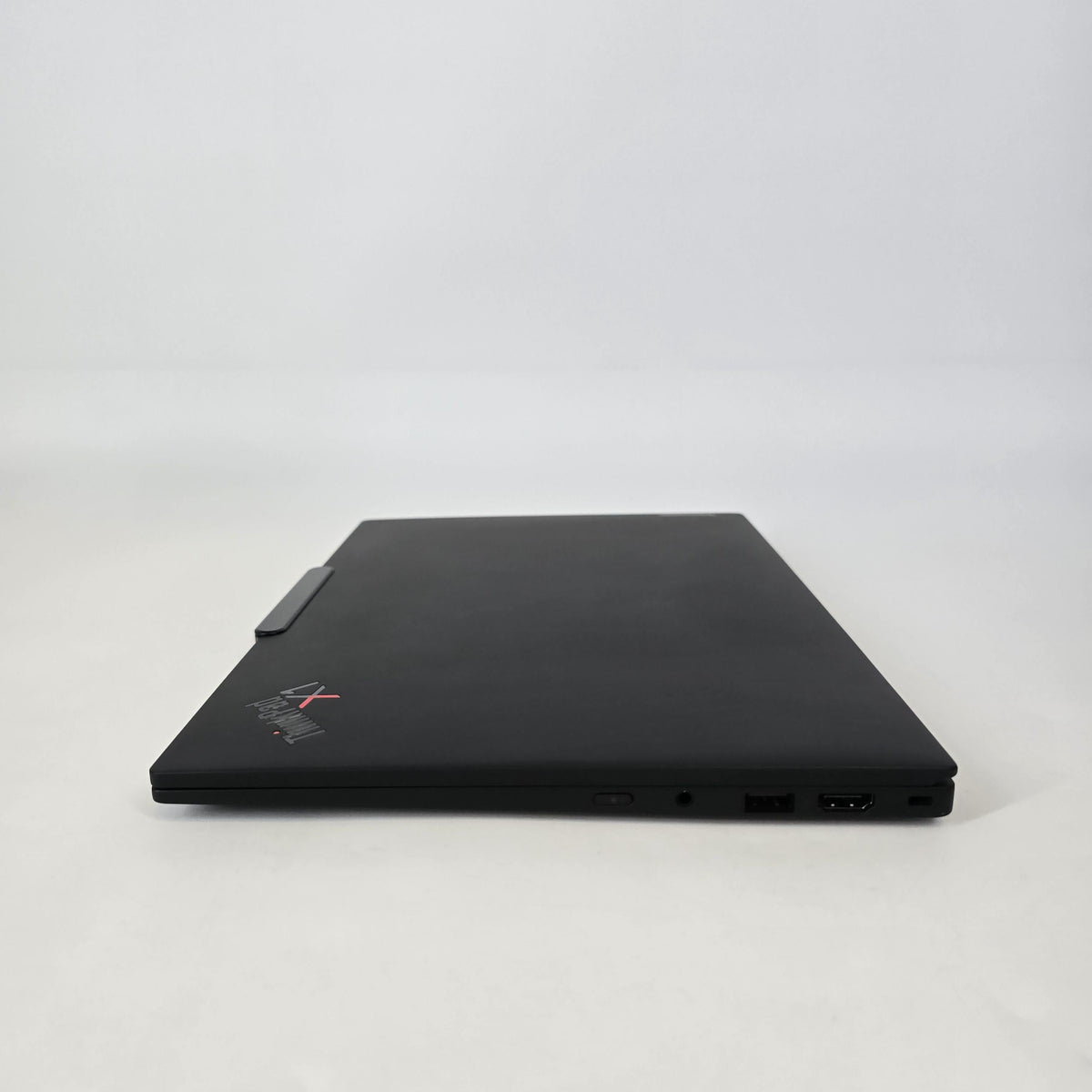 Lenovo ThinkPad X1 Carbon Gen 13 14 Black 2.2 GHz Intel Core Ultra 7 Series 2 32GB RAM 1TB Solid State Drive