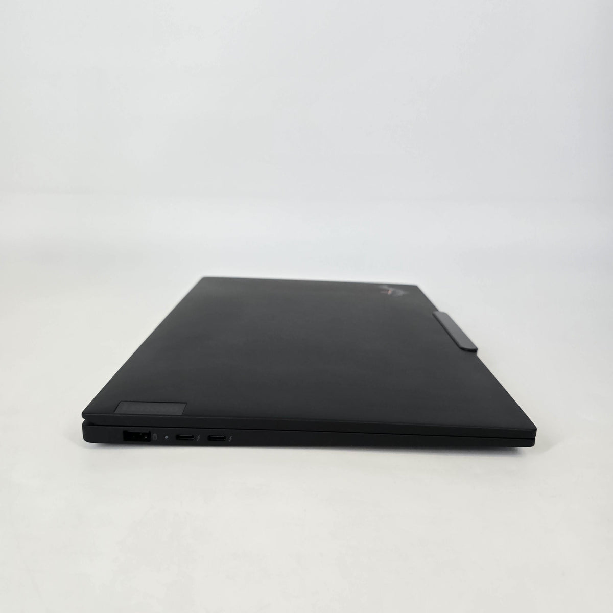 Lenovo ThinkPad X1 Carbon Gen 13 14 Black 2.2 GHz Intel Core Ultra 7 Series 2 32GB RAM 1TB Solid State Drive