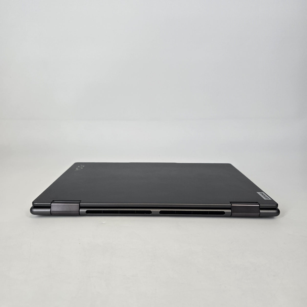 Lenovo Yoga 7i 14 Gray 1.3 GHz Intel Core i5 13th Gen. 8GB RAM 512GB Solid State Drive