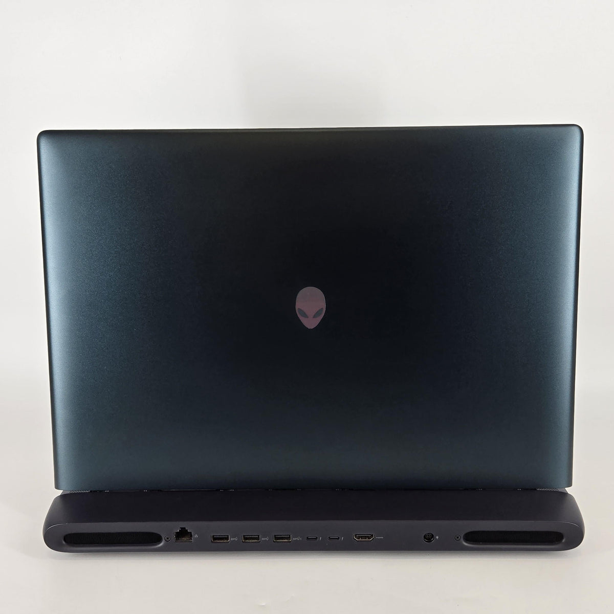 Alienware 18 Area-51 Teal 2.7 GHz Intel Core Ultra 9 Series 2 64GB RAM 2TB Solid State Drive 1TB Solid State Drive NVIDIA GeForce RTX 5090 24 GB