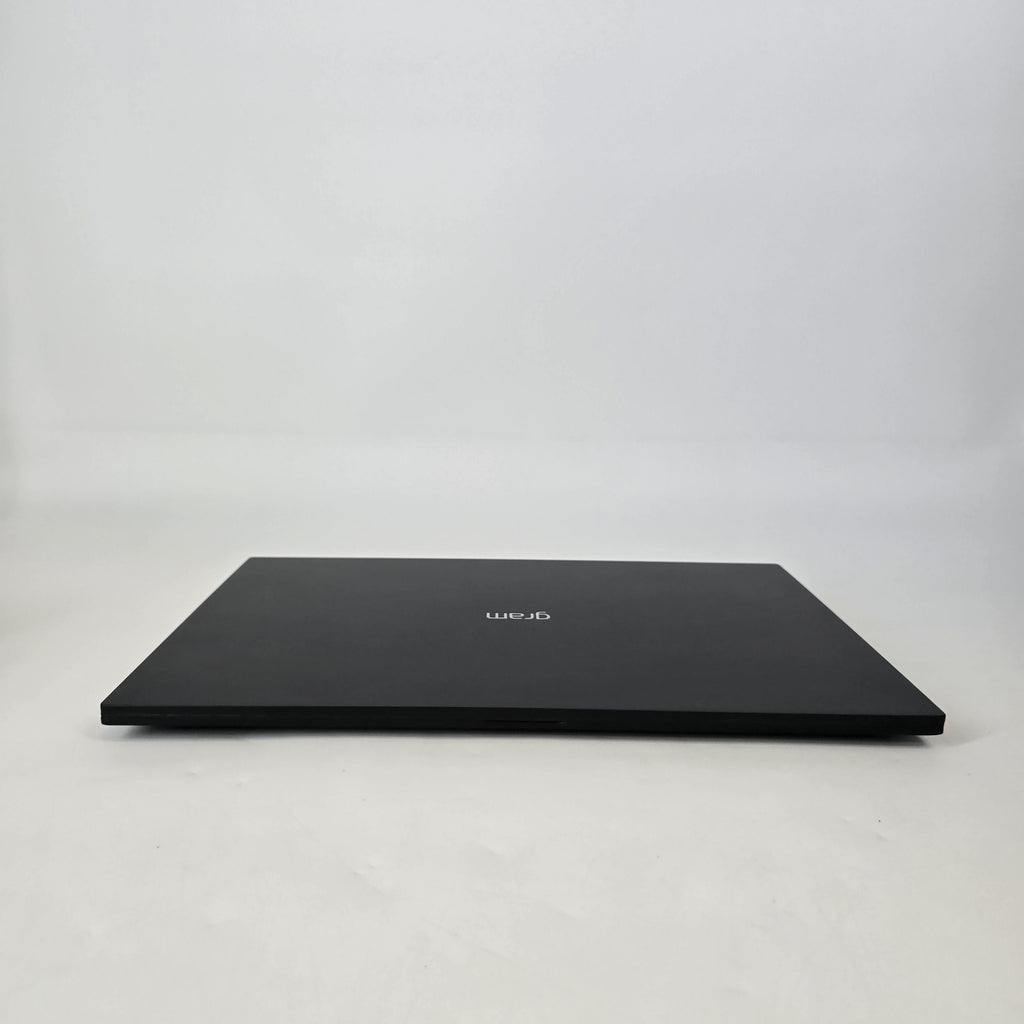 LG Gram 17 Gray 2.2 GHz Intel Core Ultra 7 Series 2 32GB RAM 1TB Solid State Drive