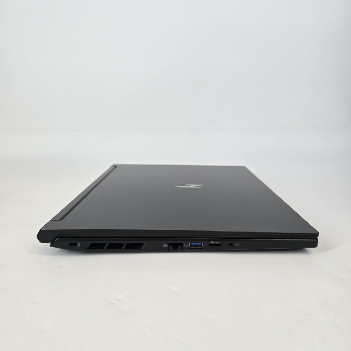 Acer Nitro V 16 AI Black 3.8 GHz AMD Ryzen AI 7 350 16GB RAM 1TB Solid State Drive NVIDIA GeForce RTX 5060 8 GB