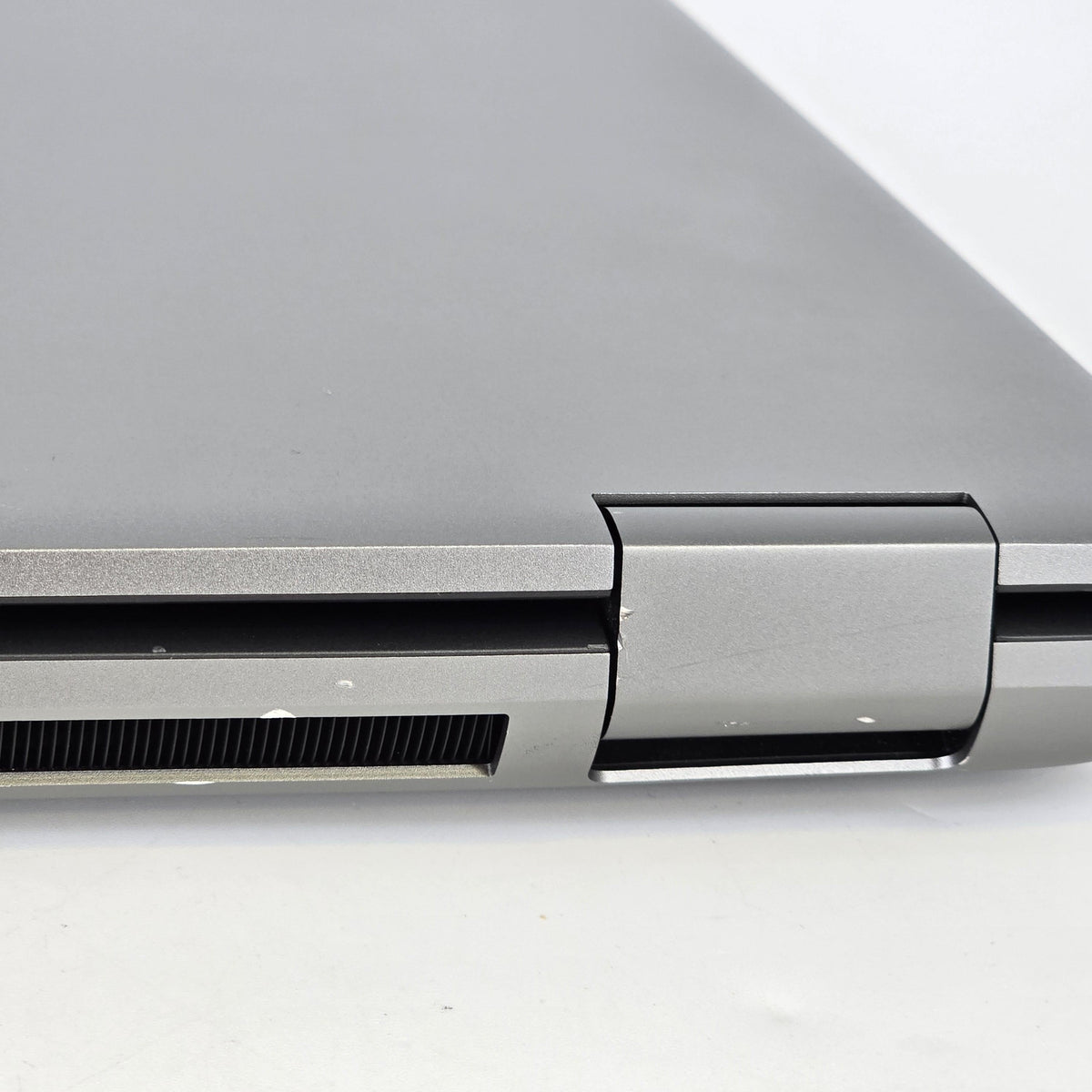 Dell Precision 7780 17.3 Gray 2.2 GHz Intel Core i9 13th Gen. 32GB RAM 512GB Solid State Drive NVIDIA RTX 3500 Ada 12 GB