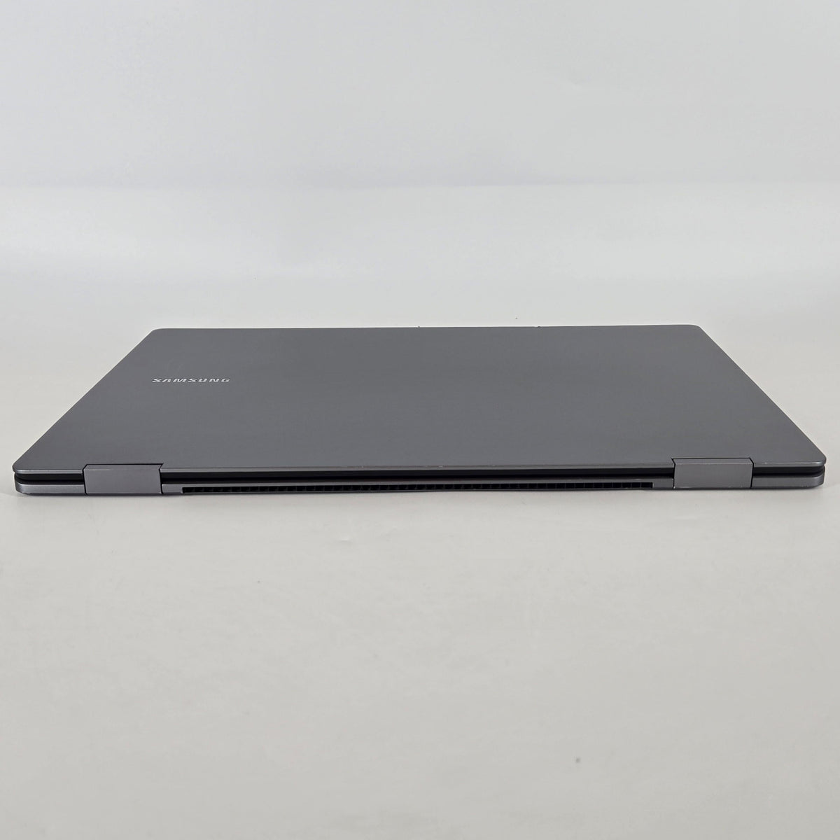 Galaxy Book5 Pro 360 16 Gray 2.2 GHz Intel Core Ultra 7 Series 2 16GB RAM 1TB Solid State Drive