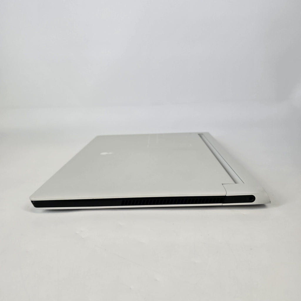 Dell Alienware X17 R1 White 2.3 GHz Intel Core i7 11th Gen. 16GB RAM 1TB Solid State Drive NVIDIA GeForce RTX 3070 8 GB