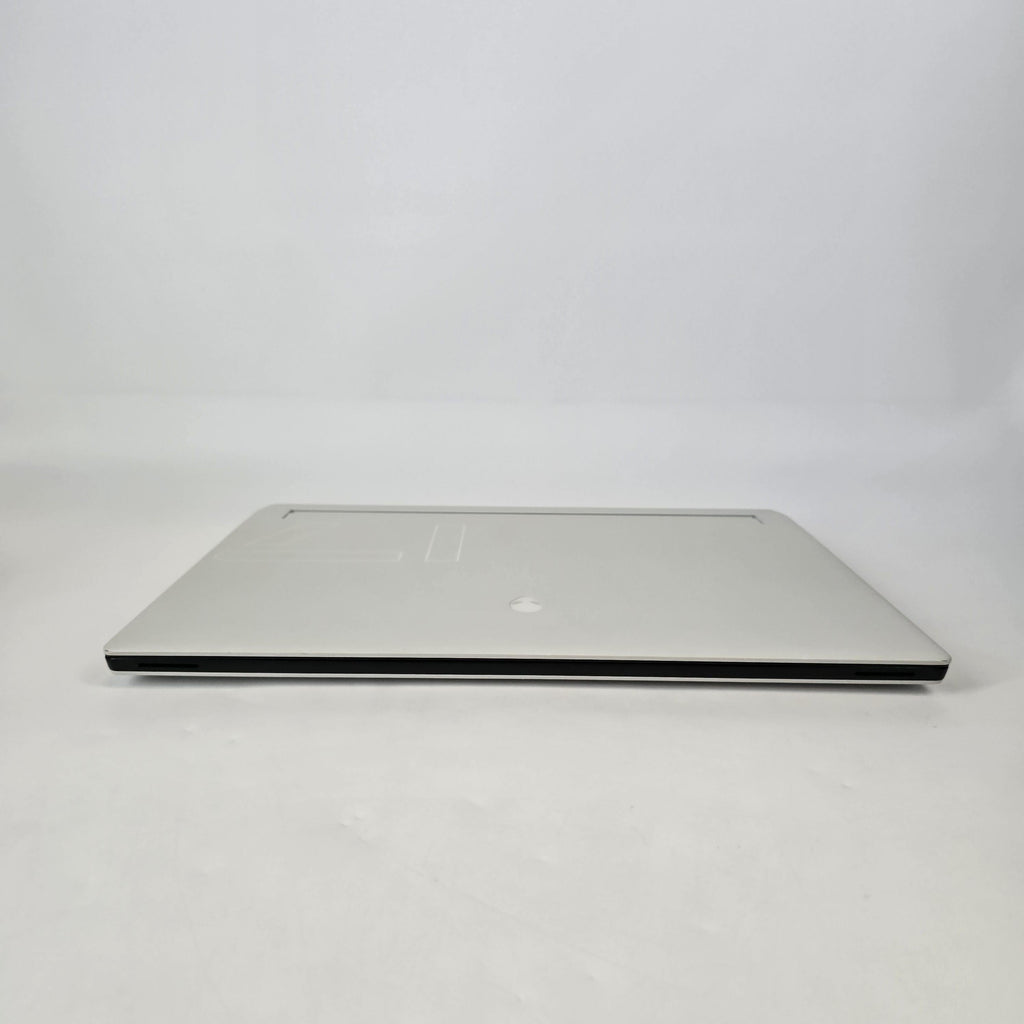 Dell Alienware X17 R1 White 2.3 GHz Intel Core i7 11th Gen. 16GB RAM 1TB Solid State Drive NVIDIA GeForce RTX 3070 8 GB