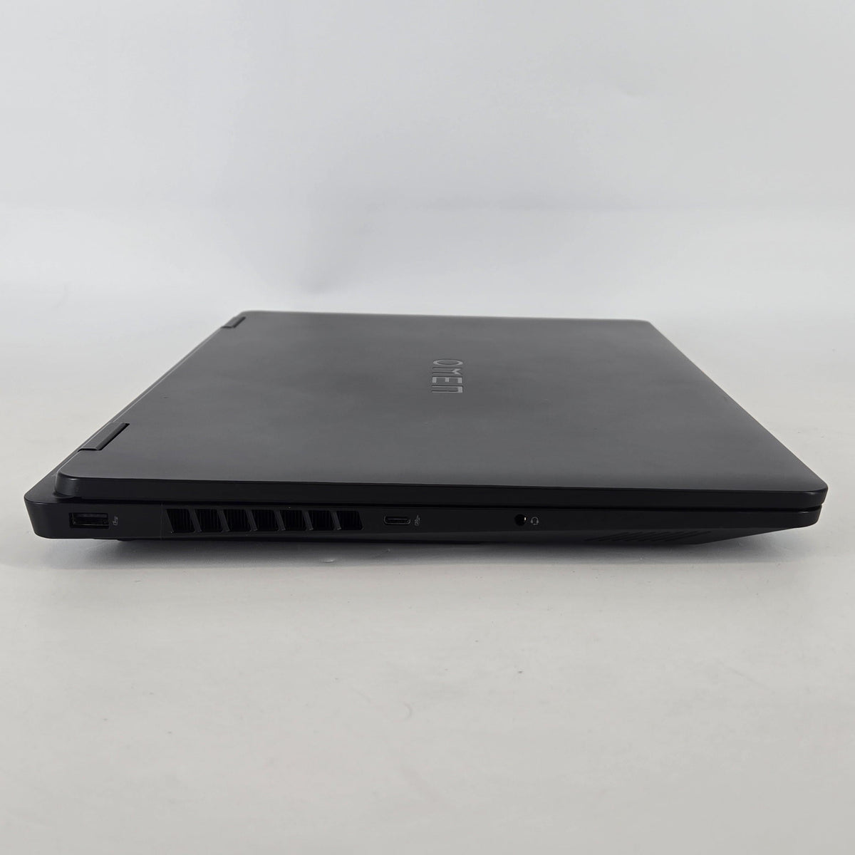 HP Omen 16 Black 2.4 GHz AMD Ryzen 9 8940HX 32GB RAM 1TB Solid State Drive NVIDIA GeForce RTX 5060 8 GB