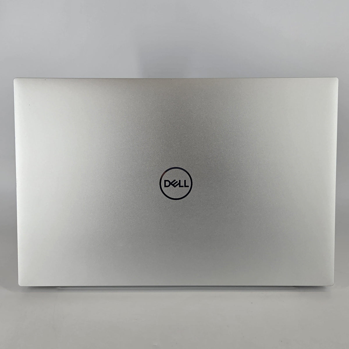 XPS 17 9720 Silver 2.3 GHz Intel Core i7 12th Gen. 64GB RAM 1TB Solid State Drive NVIDIA GeForce RTX 3050 4 GB