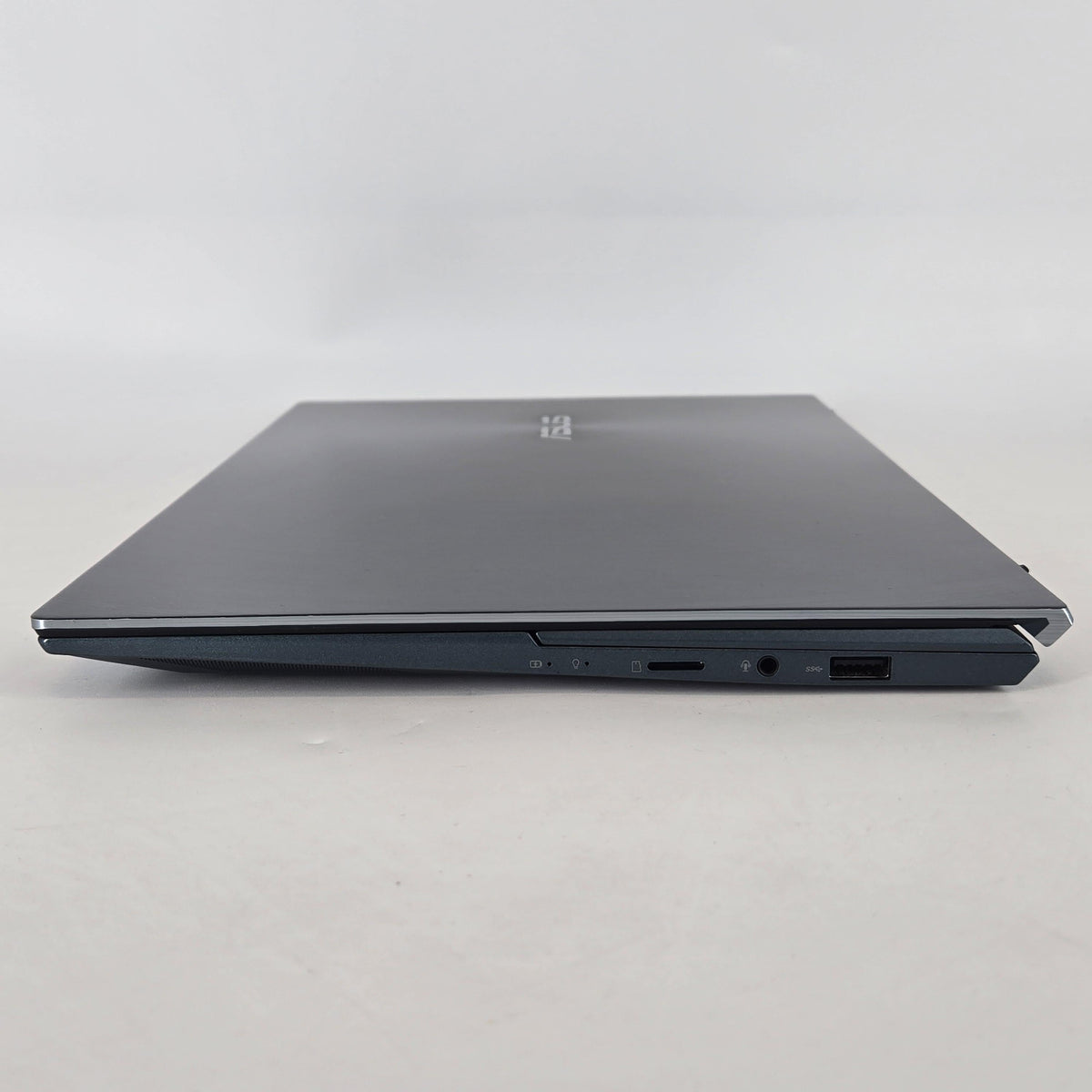 Asus Zenbook Duo 14 Blue 2.9 GHz Intel Core i7 11th Gen. 8GB RAM 512GB Solid State Drive
