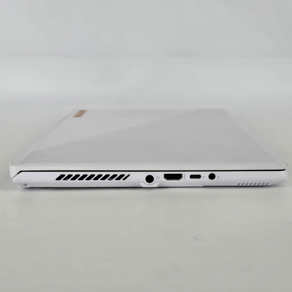 Asus ROG Zephyrus G14 GA402 14 White 3.3 GHz AMD Ryzen 9 6900HS 16GB RAM 1TB Solid State Drive AMD Radeon RX 6800S 8 GB