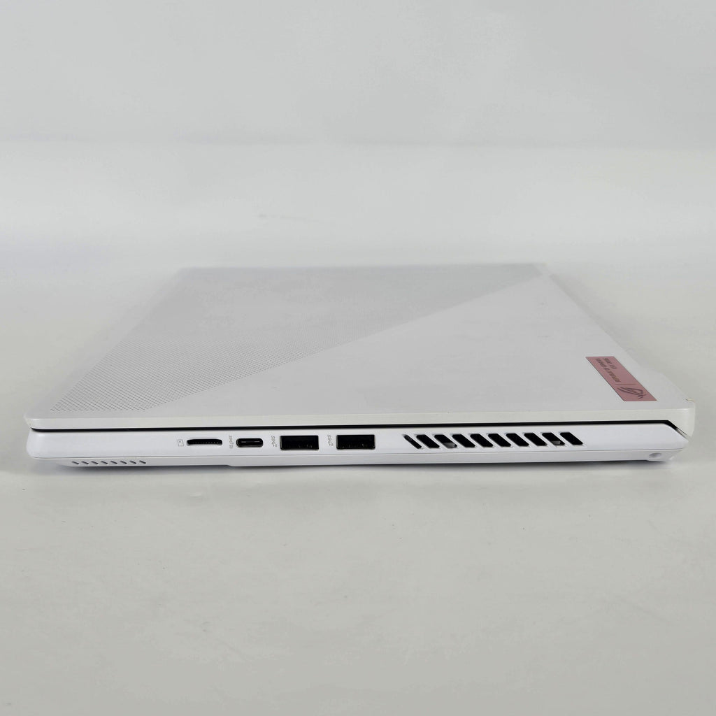 Asus ROG Zephyrus G14 GA402 14 White 3.3 GHz AMD Ryzen 9 6900HS 16GB RAM 1TB Solid State Drive AMD Radeon RX 6800S 8 GB