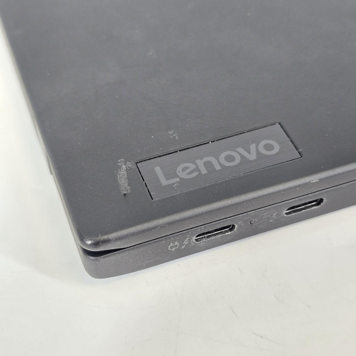 Lenovo ThinkPad X1 Carbon Gen 9 14 Black 2.8 GHz Intel Core i7 11th Gen. 16GB RAM 512GB Solid State Drive