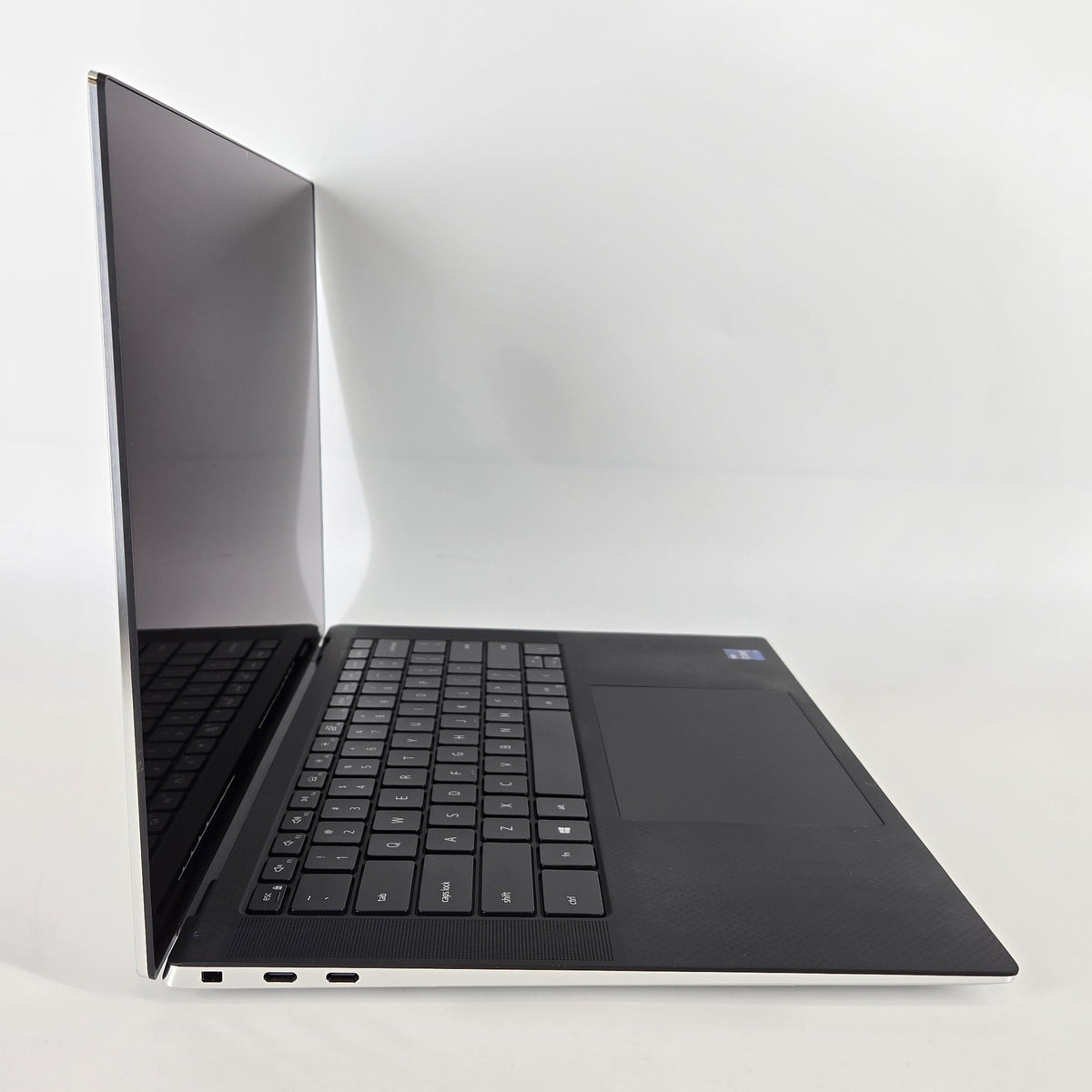 XPS 15 9510 Silver 2.5 GHz Intel Core i9 11th Gen. 64GB RAM 2TB Solid State Drive NVIDIA GeForce RTX 3050 Ti 4 GB