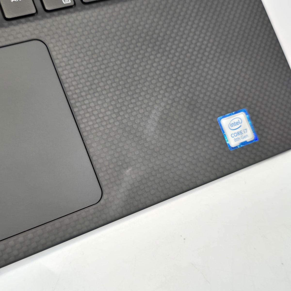 XPS 15 9570 Silver 2.2 GHz Intel Core i7 8th Gen. 32GB RAM 1TB Solid State Drive NVIDIA GeForce GTX 1050 Ti 4 GB