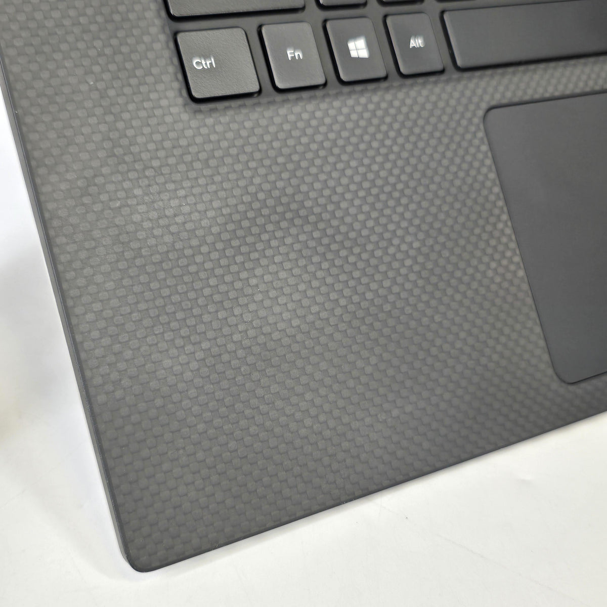 XPS 15 9570 Silver 2.2 GHz Intel Core i7 8th Gen. 32GB RAM 1TB Solid State Drive NVIDIA GeForce GTX 1050 Ti 4 GB