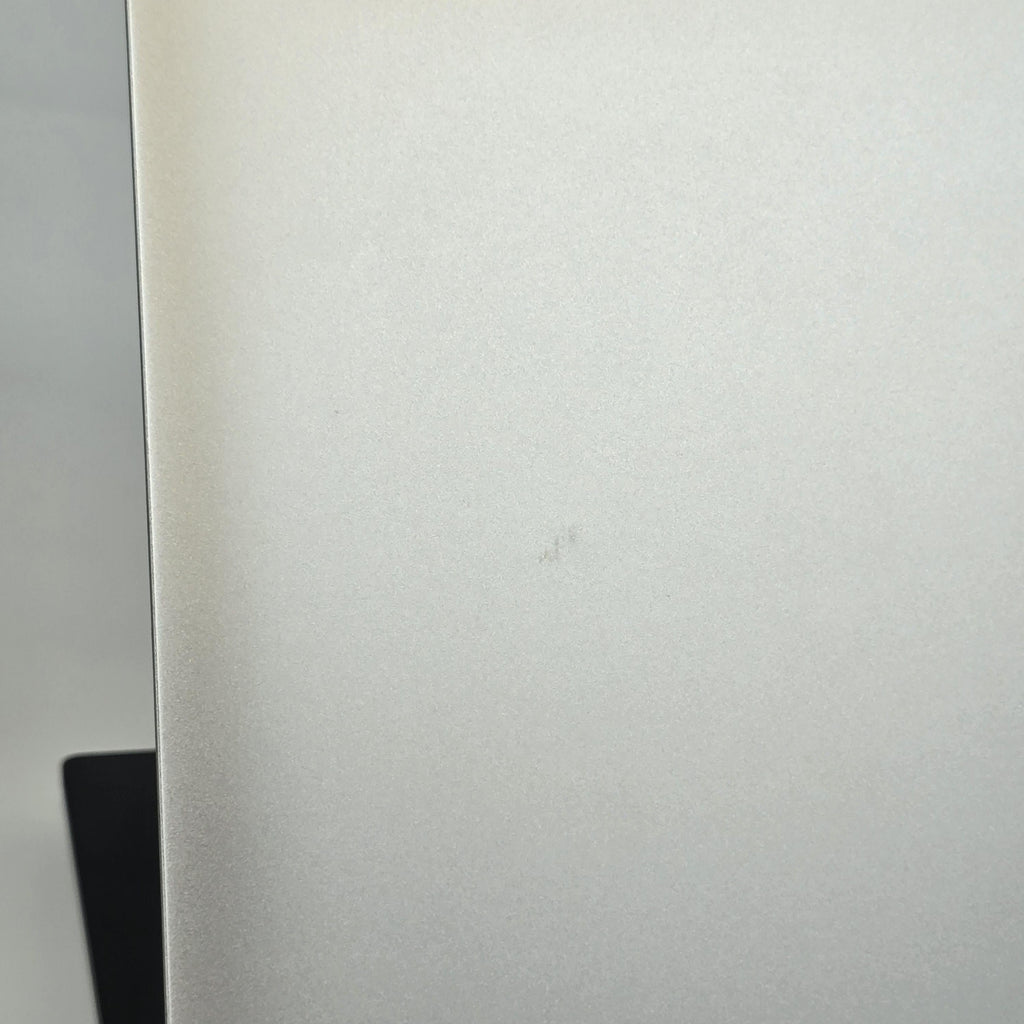 XPS 15 9570 Silver 2.2 GHz Intel Core i7 8th Gen. 32GB RAM 1TB Solid State Drive NVIDIA GeForce GTX 1050 Ti 4 GB