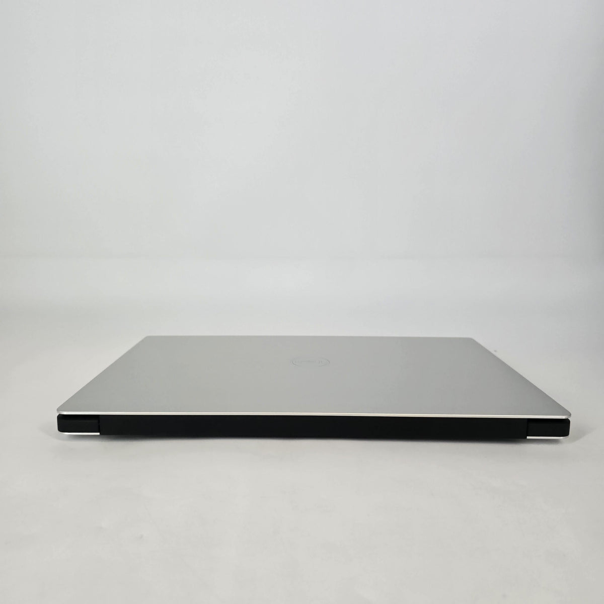 XPS 15 9570 Silver 2.2 GHz Intel Core i7 8th Gen. 32GB RAM 1TB Solid State Drive NVIDIA GeForce GTX 1050 Ti 4 GB