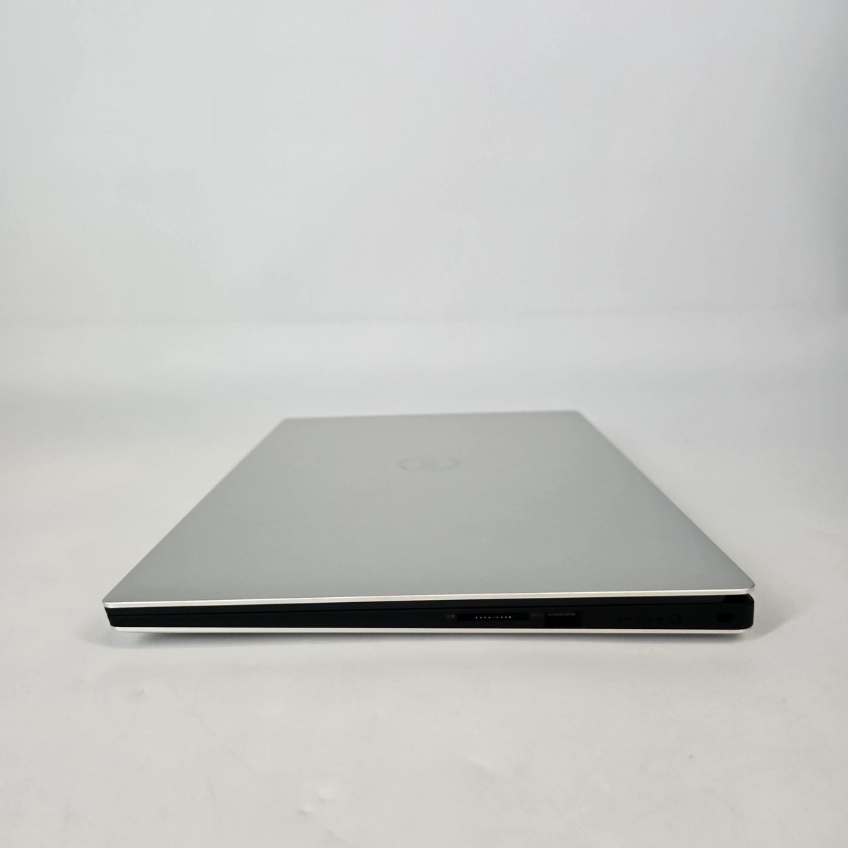 XPS 15 9570 Silver 2.2 GHz Intel Core i7 8th Gen. 32GB RAM 1TB Solid State Drive NVIDIA GeForce GTX 1050 Ti 4 GB