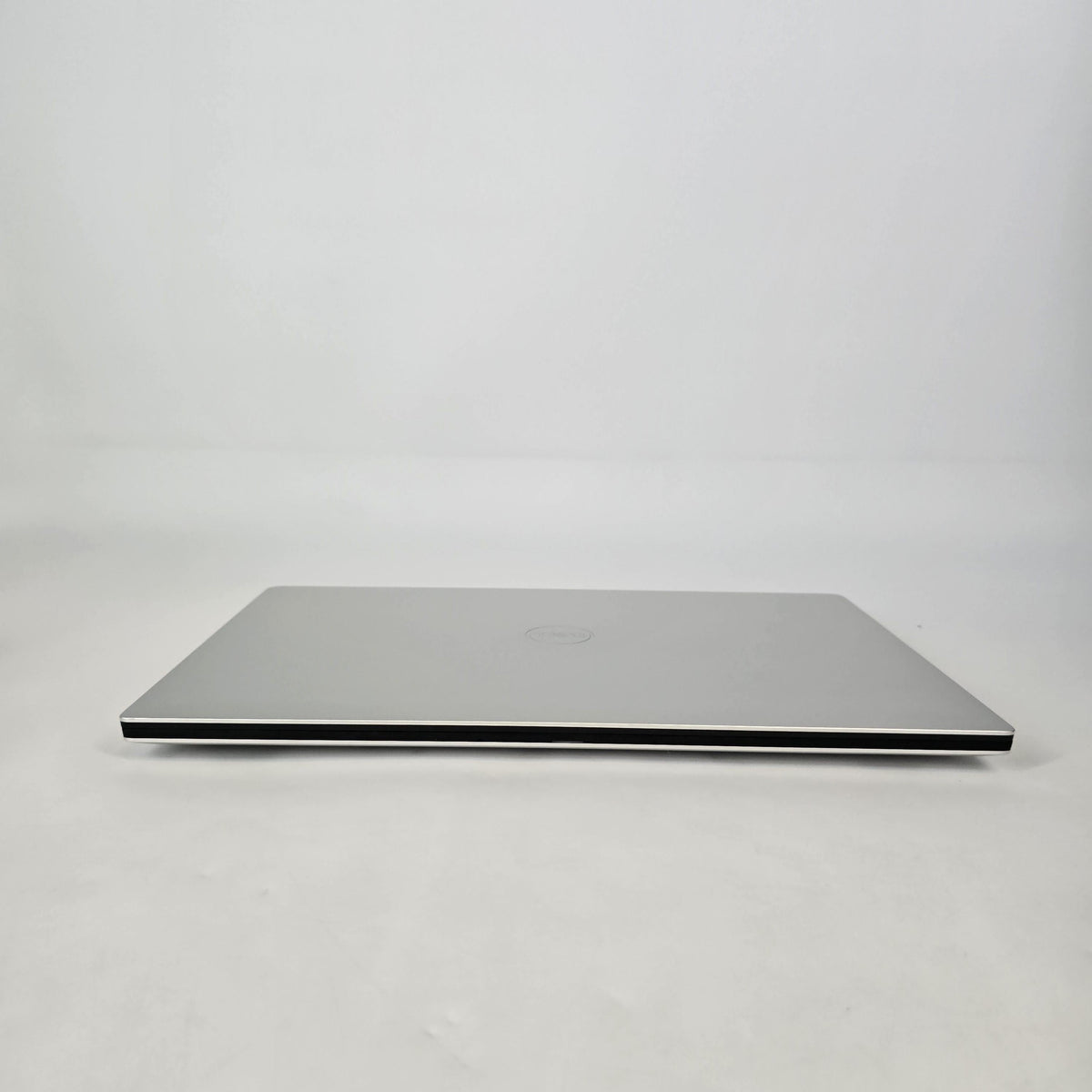 XPS 15 9570 Silver 2.2 GHz Intel Core i7 8th Gen. 32GB RAM 1TB Solid State Drive NVIDIA GeForce GTX 1050 Ti 4 GB