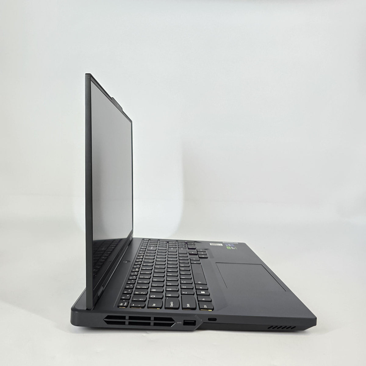 Lenovo Legion Pro 5i Gen 9 16 Gray 2.2 GHz Intel Core i9 14th Gen. 32GB RAM 1TB Solid State Drive NVIDIA GeForce RTX 4070 8 GB