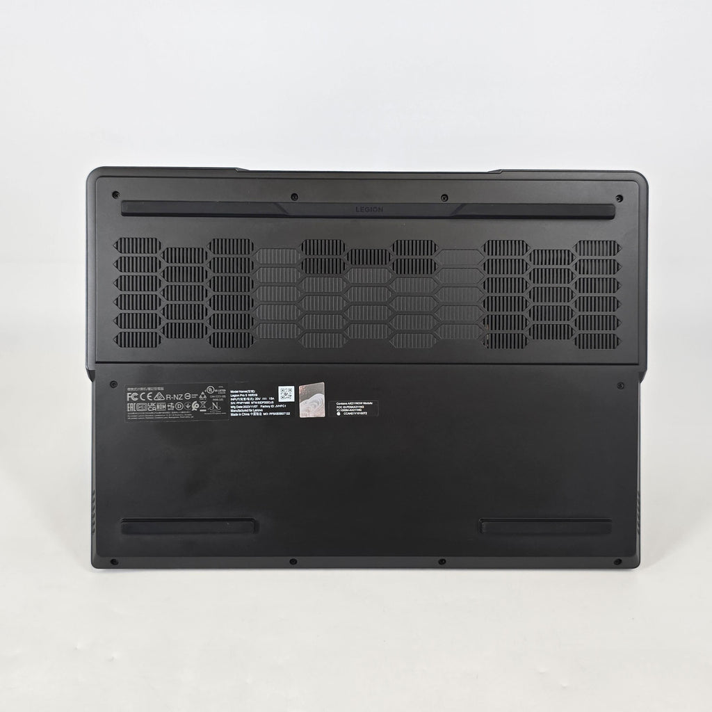 Lenovo Legion Pro 5i Gen 9 16 Gray 2.2 GHz Intel Core i9 14th Gen. 32GB RAM 1TB Solid State Drive NVIDIA GeForce RTX 4070 8 GB