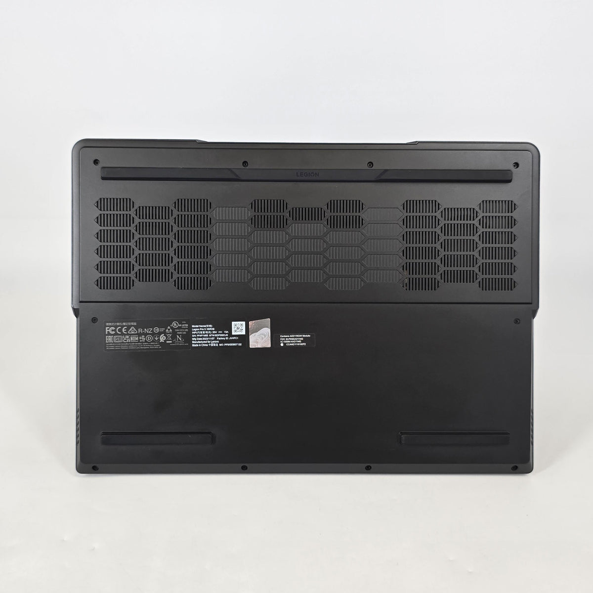Lenovo Legion Pro 5i Gen 9 16 Gray 2.2 GHz Intel Core i9 14th Gen. 32GB RAM 1TB Solid State Drive NVIDIA GeForce RTX 4070 8 GB