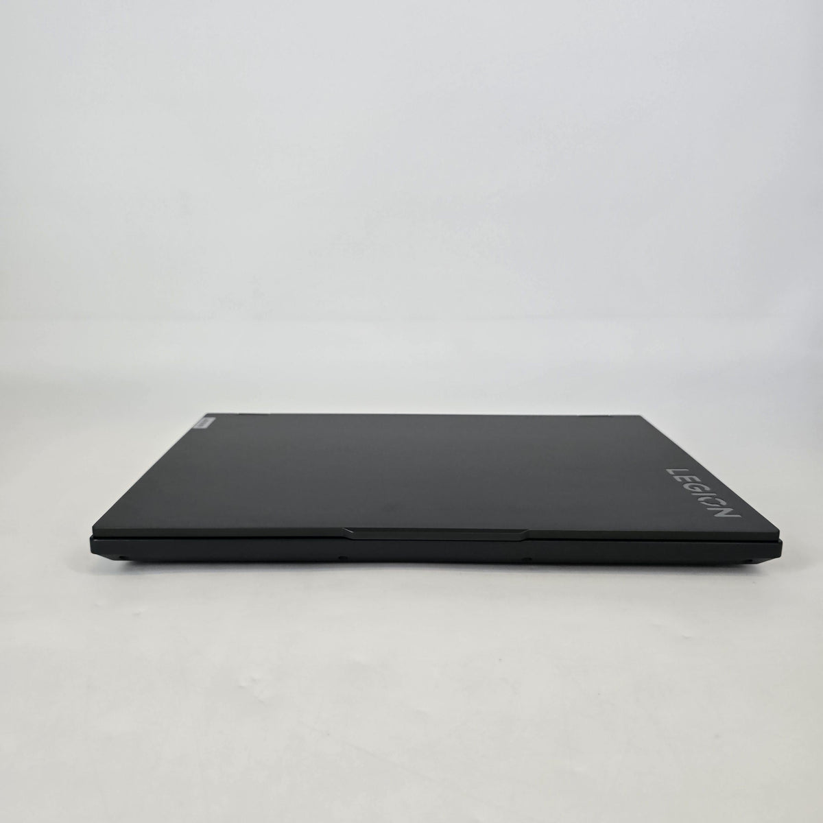 Lenovo Legion Pro 5i Gen 9 16 Gray 2.2 GHz Intel Core i9 14th Gen. 32GB RAM 1TB Solid State Drive NVIDIA GeForce RTX 4070 8 GB