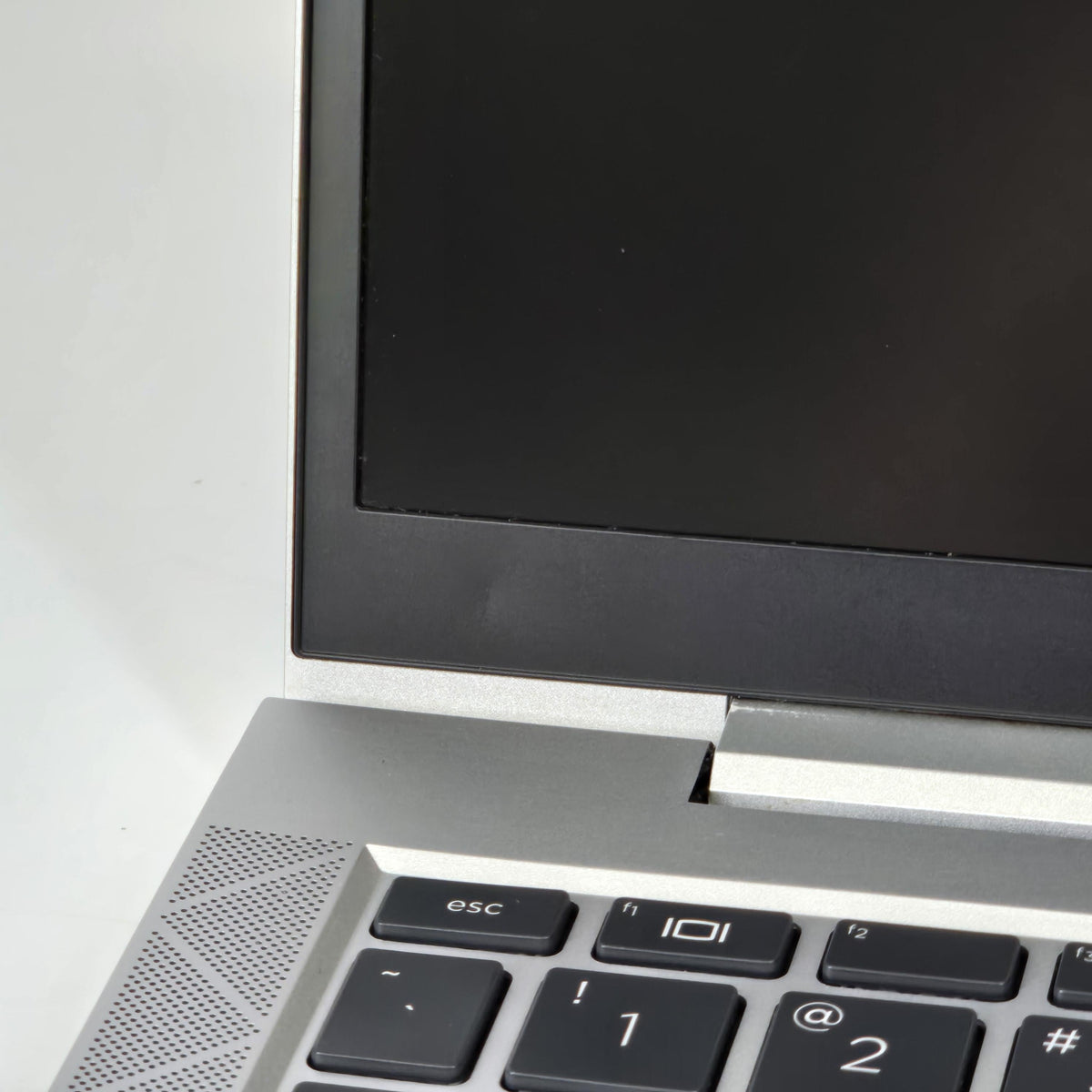 HP Elitebook 840 G8 14 Silver 2.8 GHz Intel Core i7 11th Gen. 16GB RAM 512GB Solid State Drive