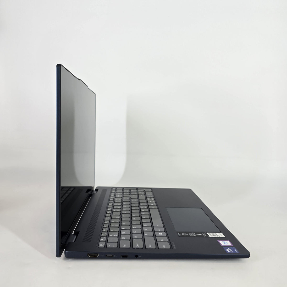 Lenovo IdeaPad 5 16 Cosmic Blue 2.0 GHz Intel Core Ultra 7 Series 2 16GB RAM 512GB Solid State Drive