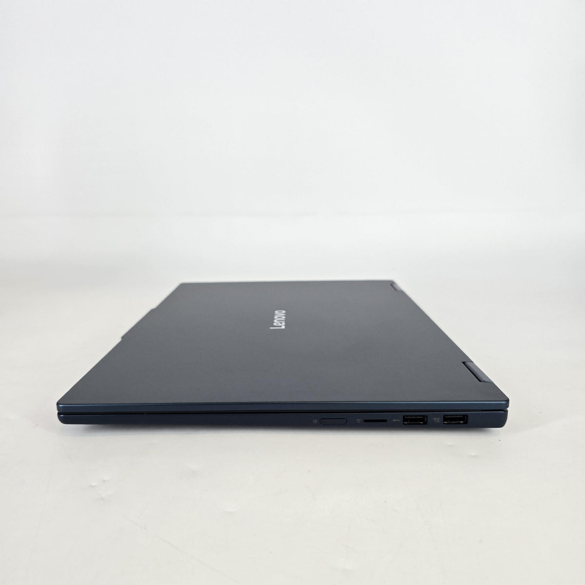 Lenovo IdeaPad 5 16 Cosmic Blue 2.0 GHz Intel Core Ultra 7 Series 2 16GB RAM 512GB Solid State Drive