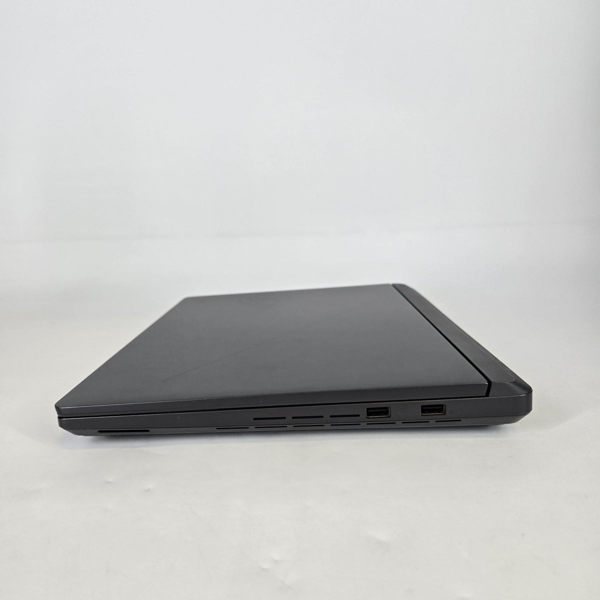 Asus ROG Strix G16 G615 16 Black 2.7 GHz Intel Core Ultra 9 Series 2 32GB RAM 1TB Solid State Drive NVIDIA GeForce RTX 5070 8 GB