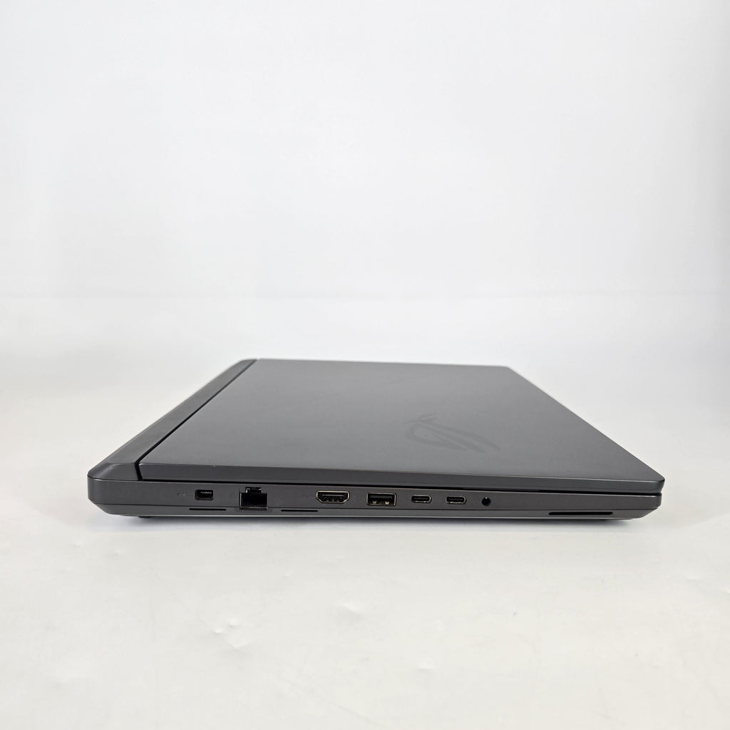Asus ROG Strix G16 G615 16 Black 2.7 GHz Intel Core Ultra 9 Series 2 32GB RAM 1TB Solid State Drive NVIDIA GeForce RTX 5070 8 GB