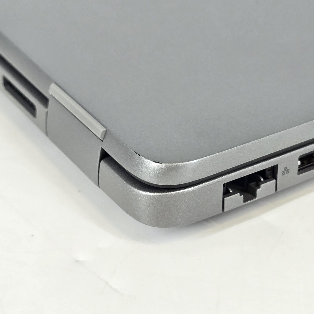 Latitude 5450 14 Gray 1.3 GHz Intel Core Ultra 5 16GB RAM 512GB Solid State Drive