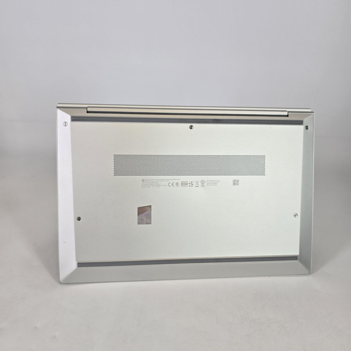 HP Elitebook 835 G8 13.3 Silver 2.3 GHz AMD Ryzen 5 Pro 5650U 16GB RAM 256GB Solid State Drive