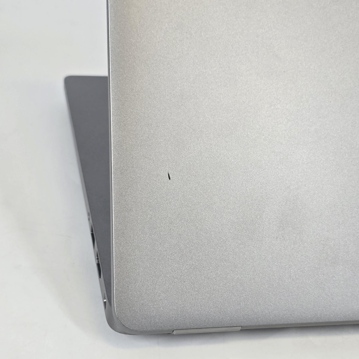 Latitude 5450 14 Gray 1.7 GHz Intel Core Ultra 7 16GB RAM 512GB Solid State Drive