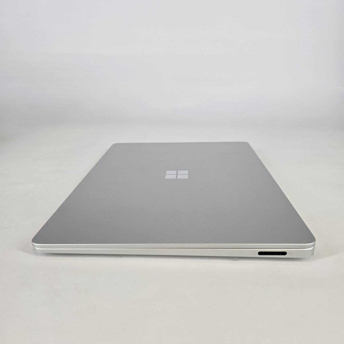 Microsoft Surface Laptop 7 13.8 Platinum WiFi 3.4 GHz Qualcomm Snapdragon X Elite 16GB RAM 512GB Solid State Drive