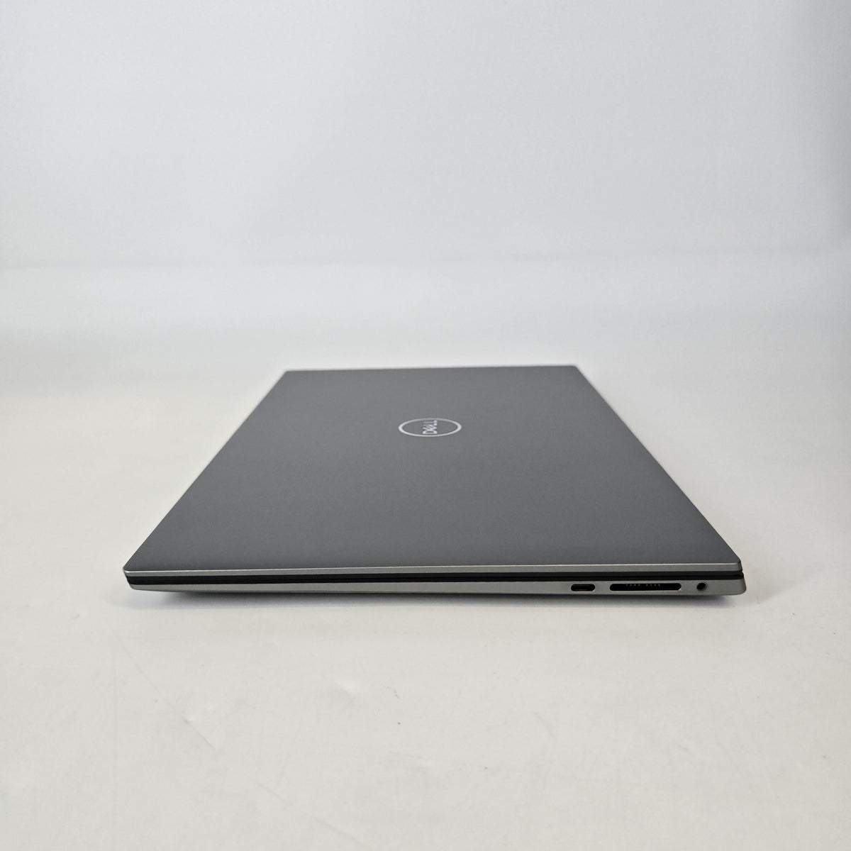 Precision 5570 15.6 Gray 2.3 GHz Intel Core i7 12th Gen. 16GB RAM 256GB Solid State Drive NVIDIA RTX A2000 8 GB