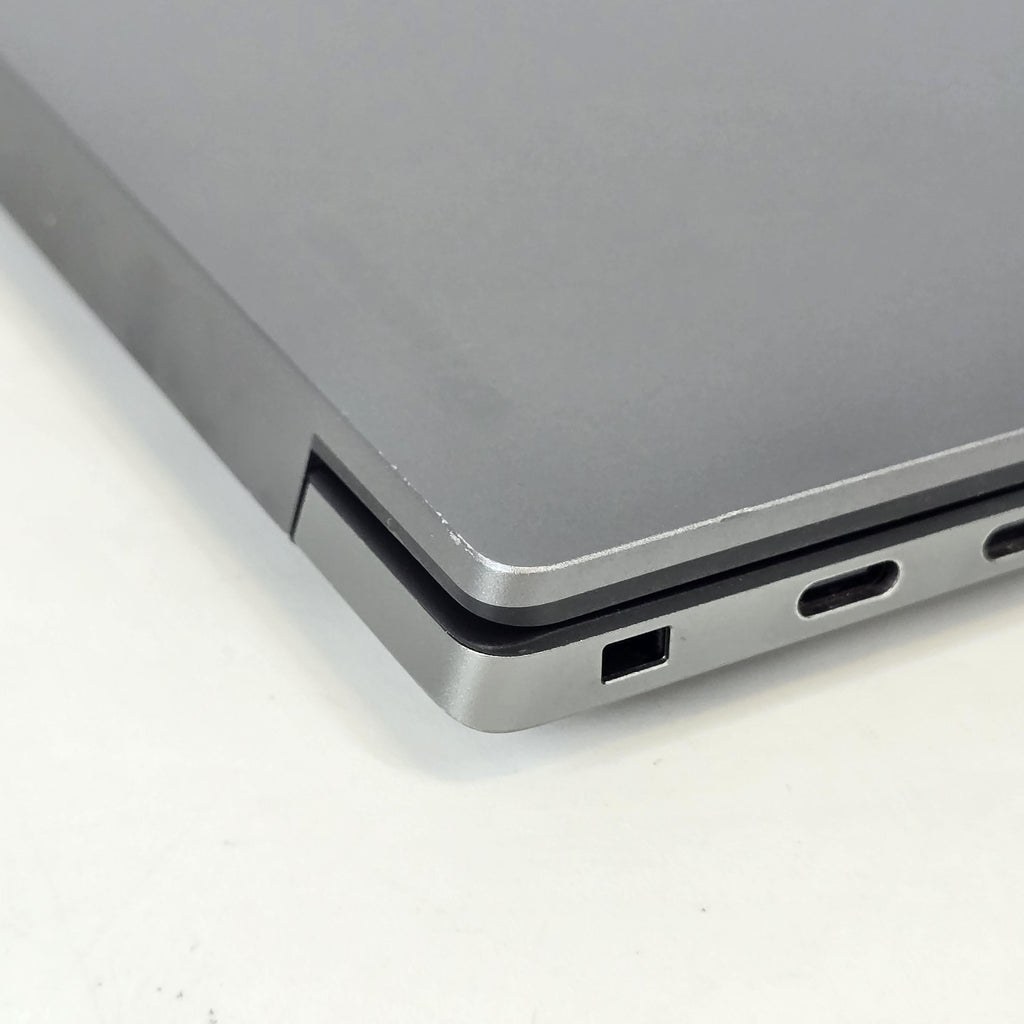 Precision 5570 15.6 Gray 2.3 GHz Intel Core i7 12th Gen. 16GB RAM 256GB Solid State Drive NVIDIA RTX A2000 8 GB