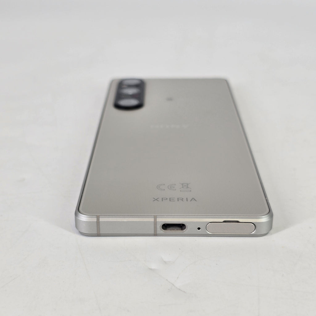 Sony Xperia 1 V 12GB RAM 256GB Silver (GSM Unlocked)